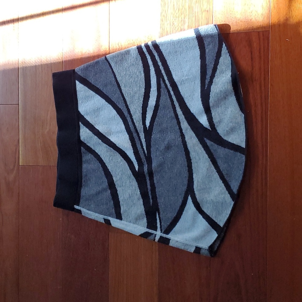 Title 9 wool blend stretchy skirt